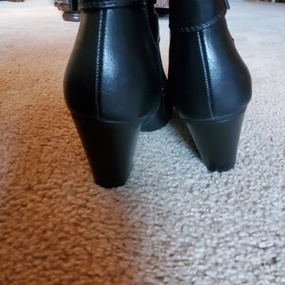 Womens boots - Picture 4 of 8